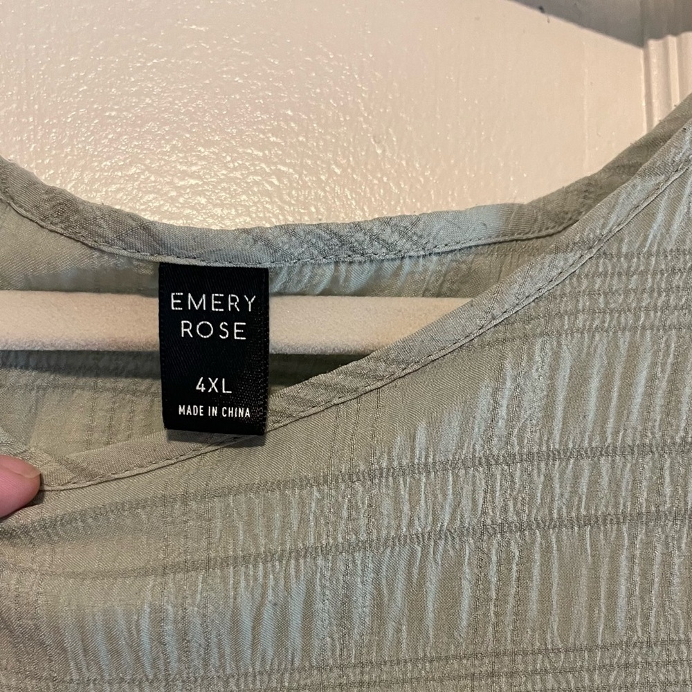 Textured Sage Green Emery Rose Short Sleeve Top - Picture 2 of 3